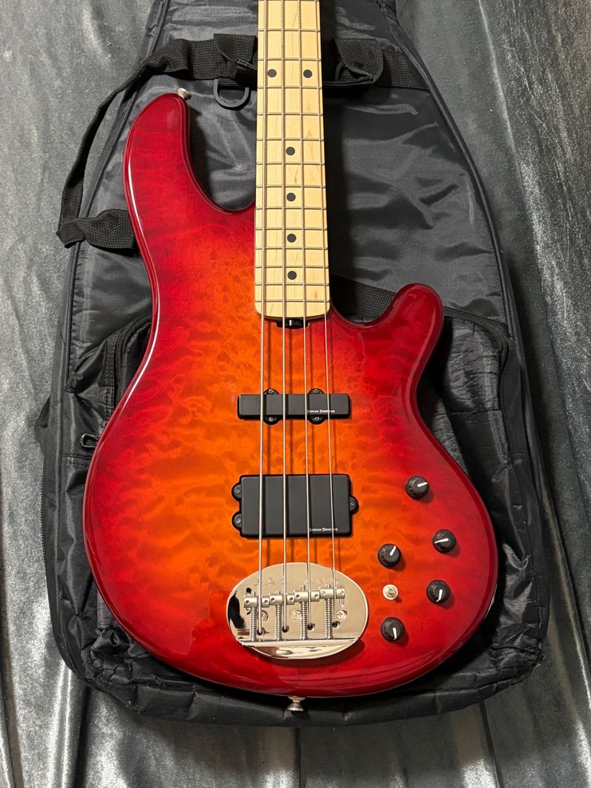 LAKLAND SK 4 DX Skyline Japanシリーズ バルトリーニPU プリアンプ搭載 定価170 500円 エレキベース