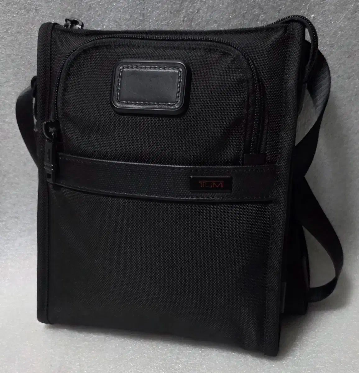 トゥミ TUMI アルファ2 ポケット バッグ スモール 22110D2 クロスバック