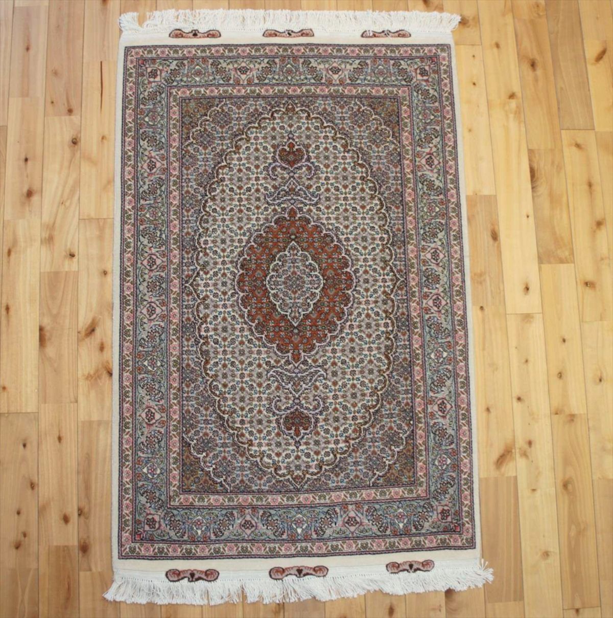 ペルシャ絨毯 タブリーズ産 マヒデザイン 50RAJ ウール&シルク