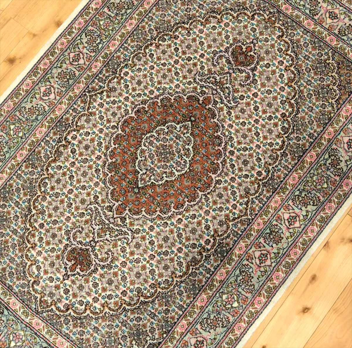 ペルシャ絨毯 タブリーズ産 マヒデザイン 50RAJ ウール&シルク