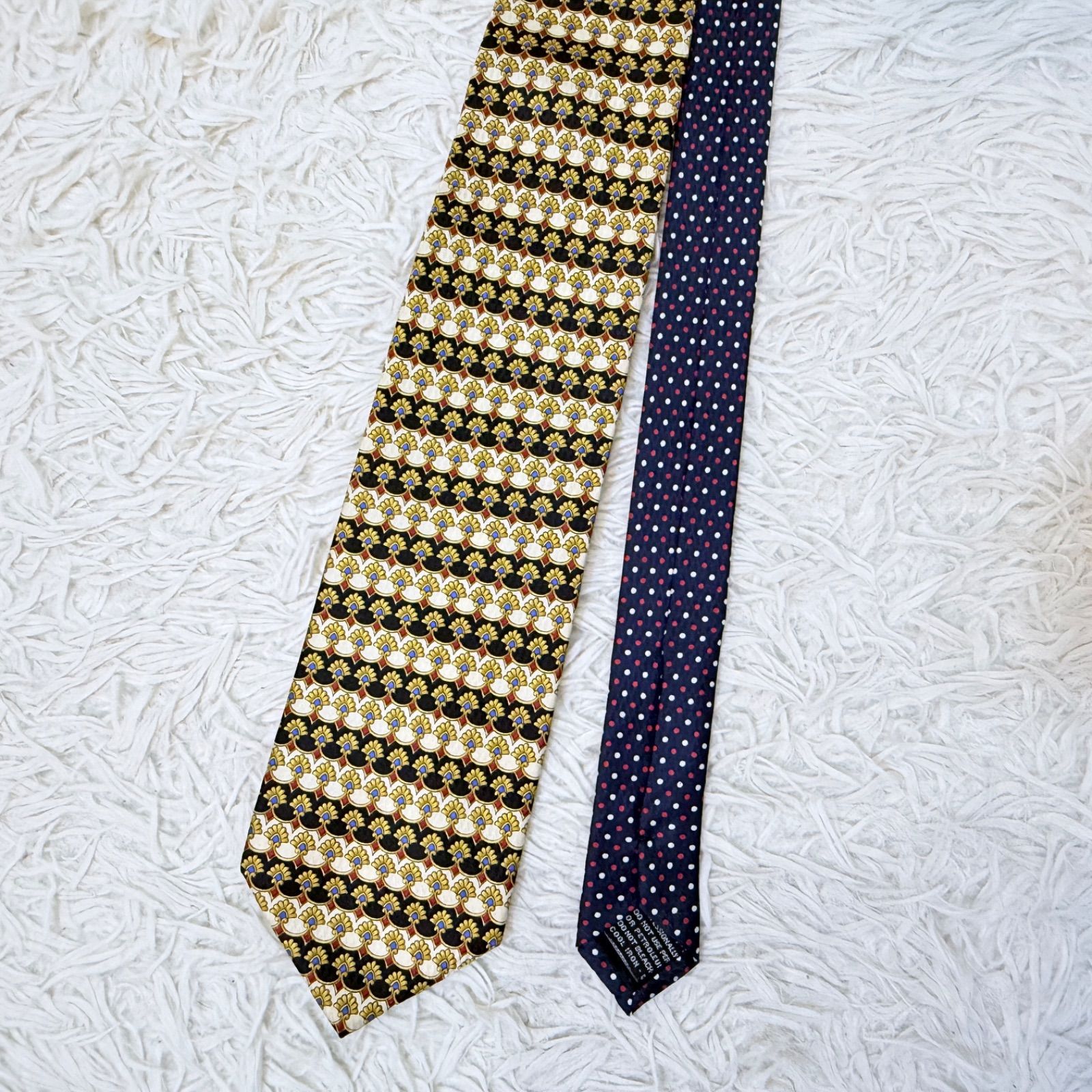 未使用　ヴェルサーチ　ネクタイ　黒グレー　バロック柄 ヴェルサーチ ネクタイ シルク バロック柄 チェンジタイ バイカラー 総