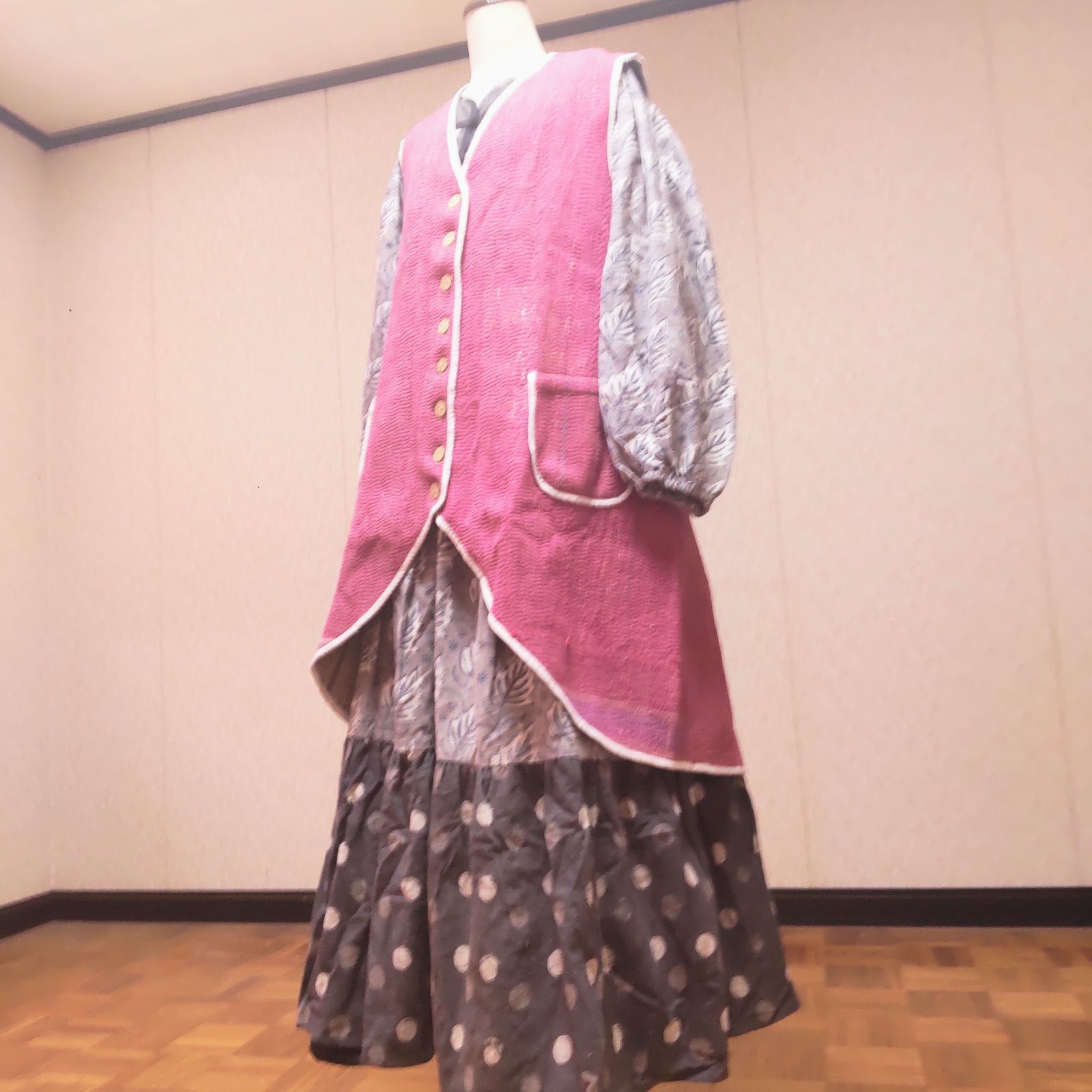 EAPHI 完売品！EMBROIDERY CORD VEST アイボリー Eaphi EMBROIDERY