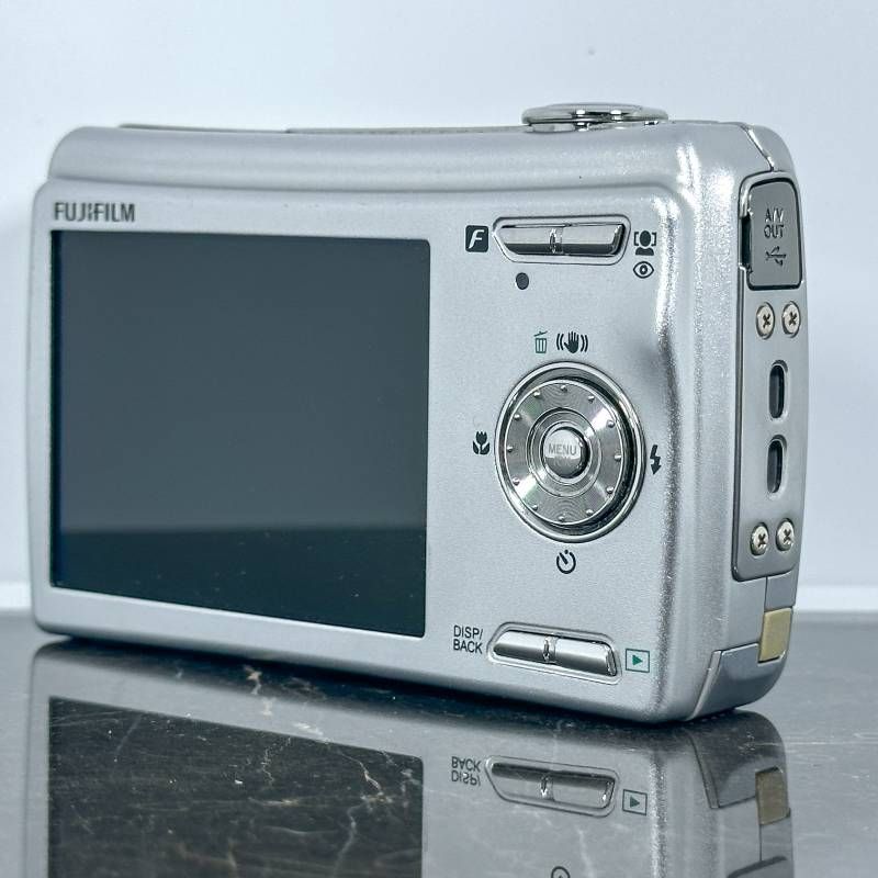 Fujifilm FinePix F100 fdシルバー Fujfilm launches F100fd 'utimate' compact: Digital Photography Review