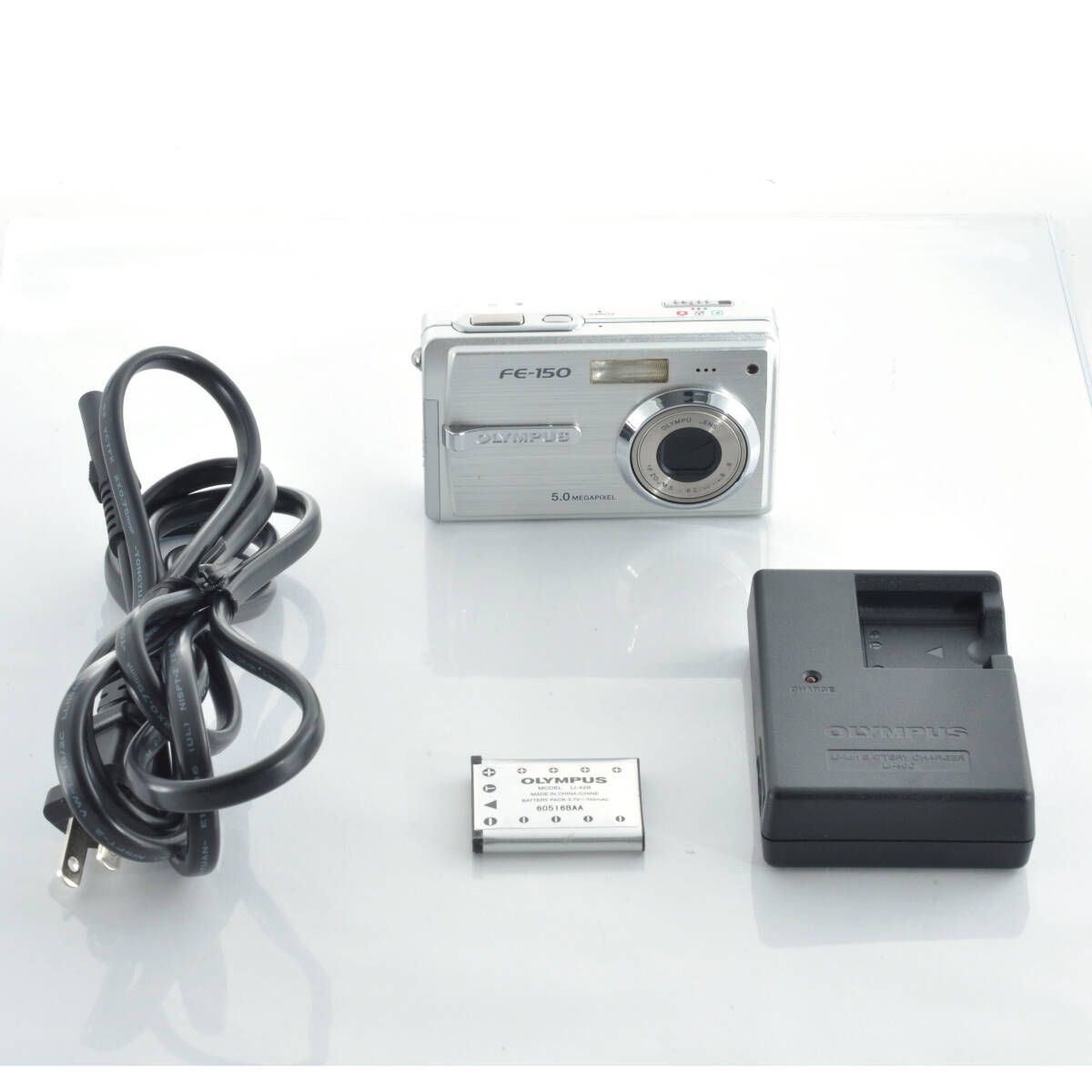 オリンパス OLYMPUS FE-150 コンパクトデジカメ バッテリー 充電器付き 動作品 J685