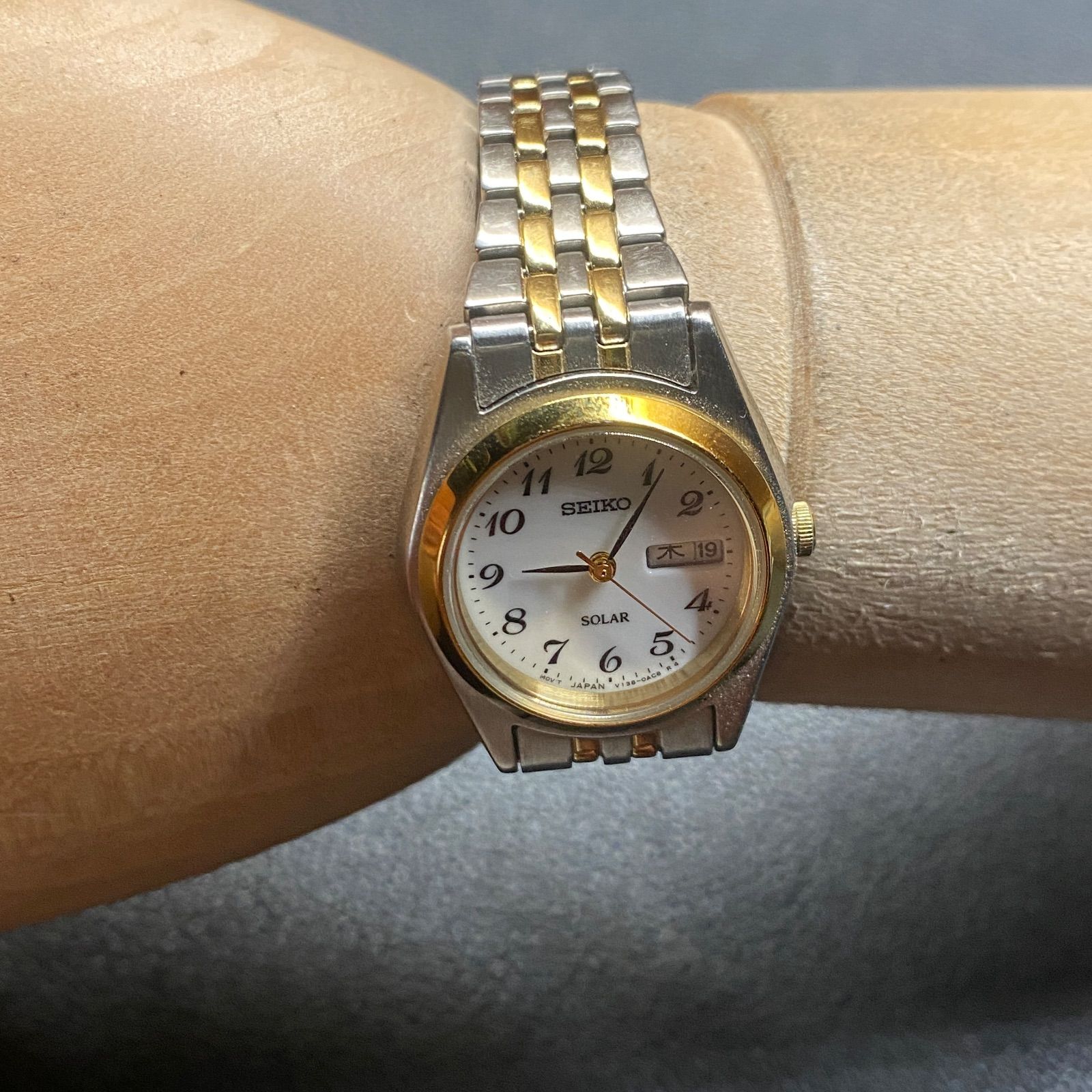 セイコー SEIKO SOLAR V138-0AA0 ソーラー アナログ レディース 腕時計 