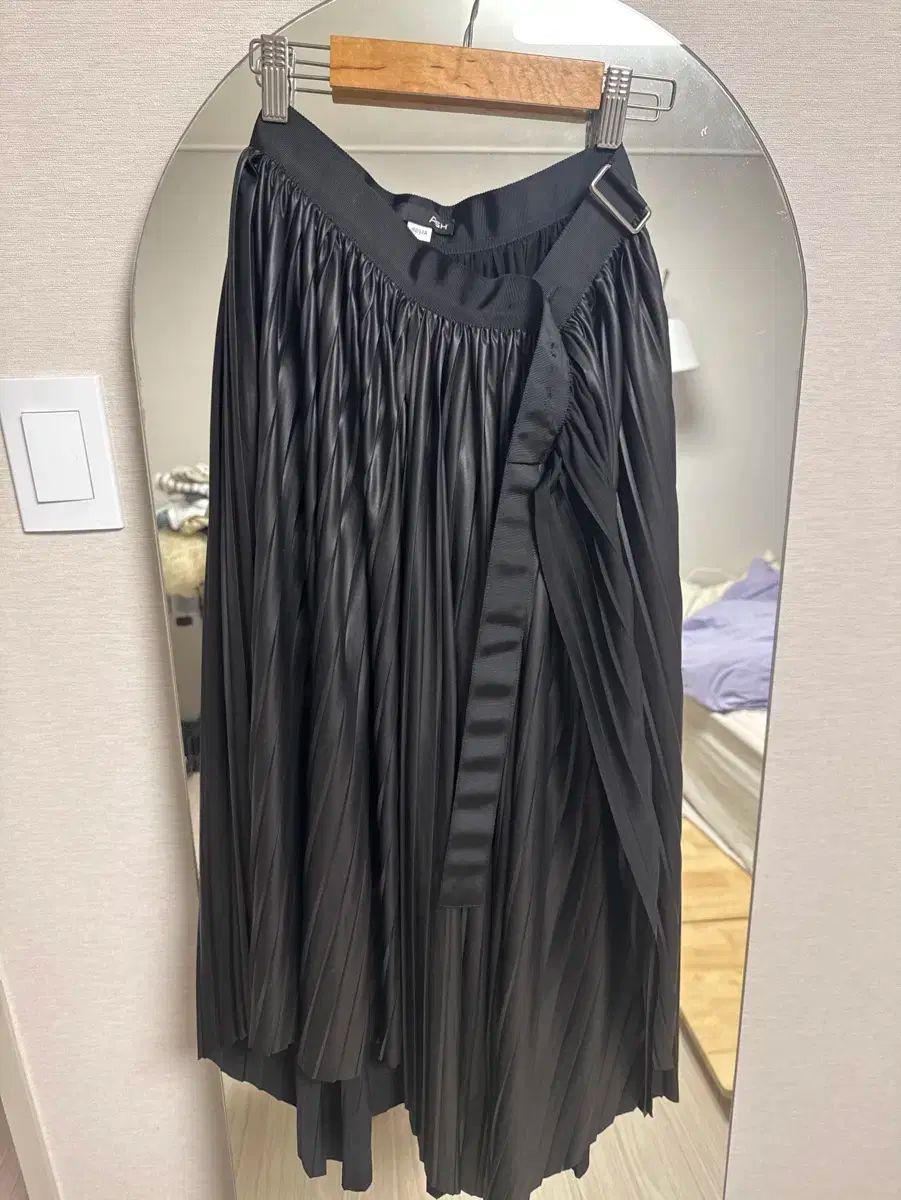 ASH ブラック プリーツ ロング スカート