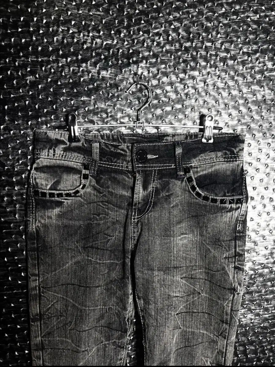 グレーウォッシュ スタッズ スリム ジーン