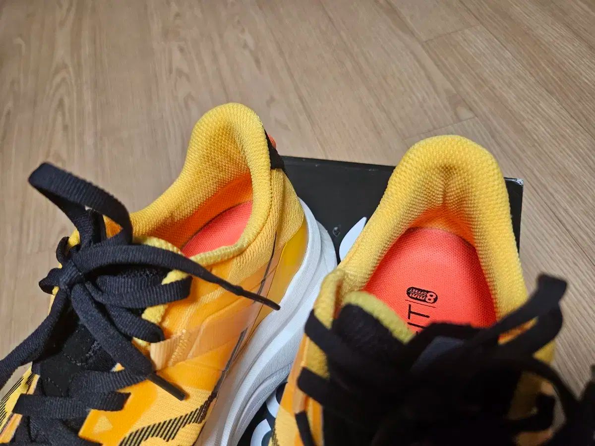 Saucony サッカニー テンパス 275 状態 傷なし ランニングシューズ