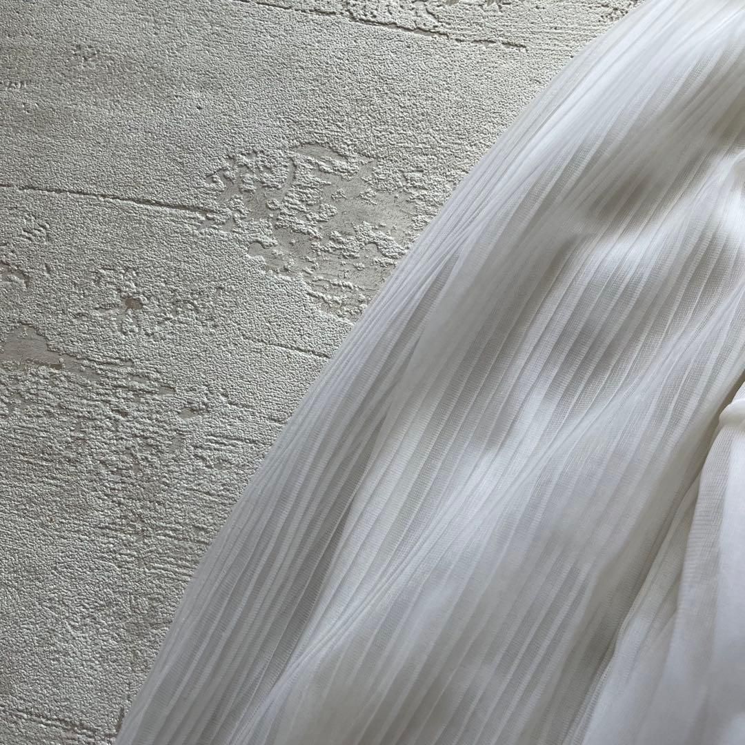 花刺繍×ふんわり袖 クラシカルで上品