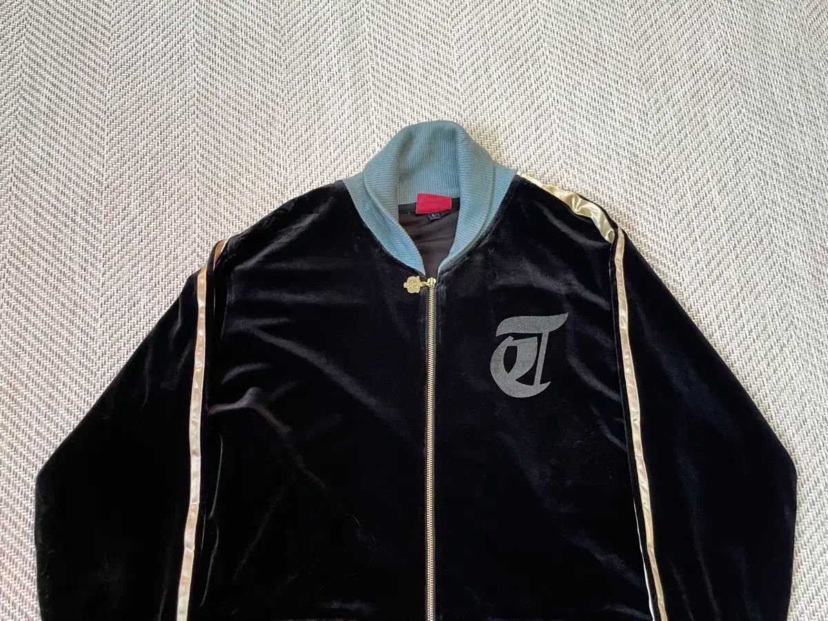 オニツカタイガー ベロア ツアーベルベット トラックジャケット J03259