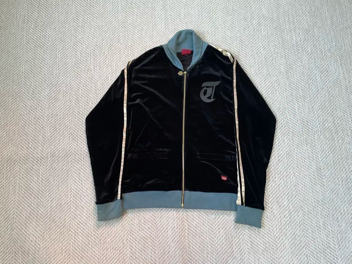 オニツカタイガー ベロア ツアーベルベット トラックジャケット J03259