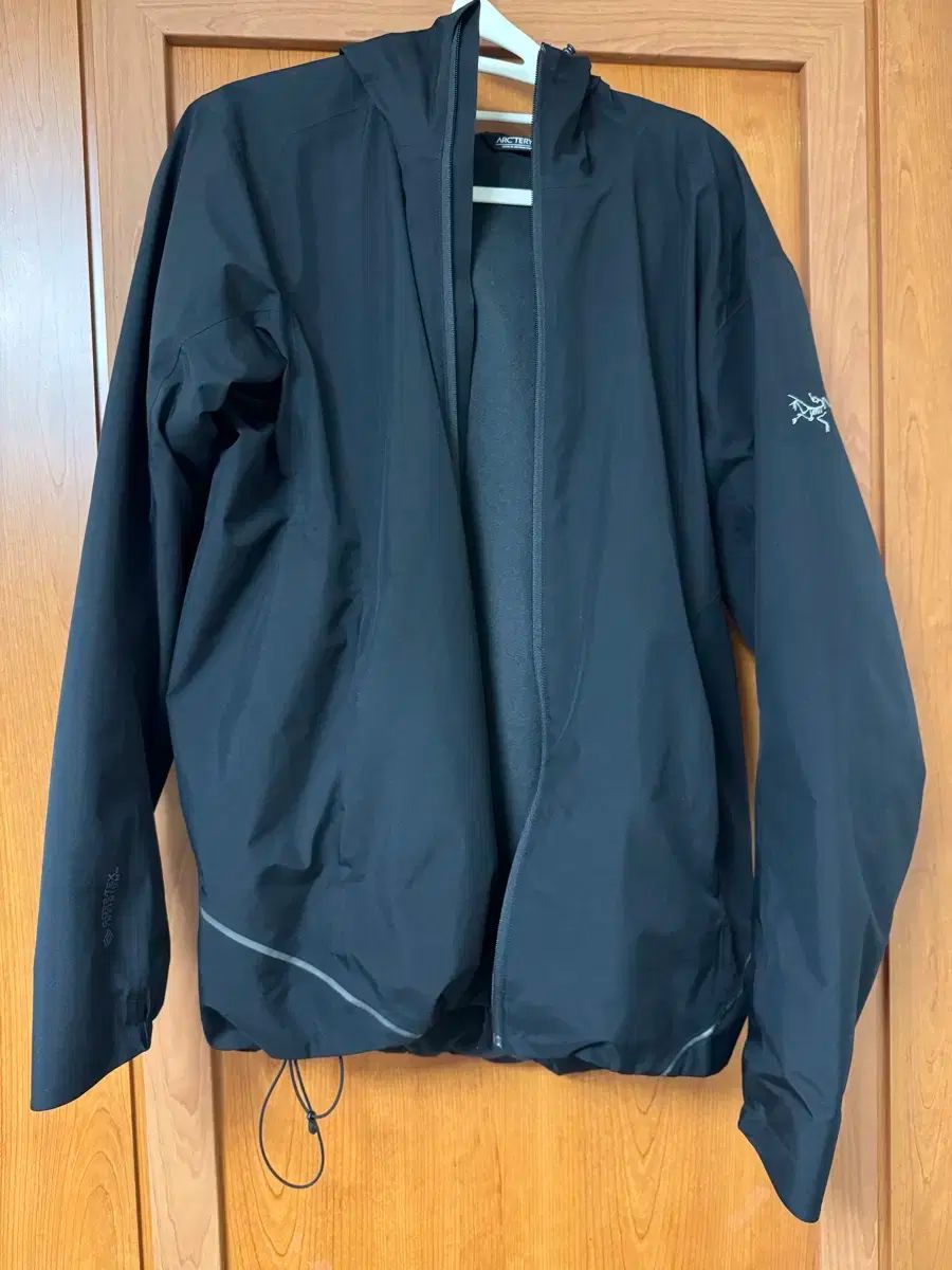 S ARC TERYX アークテリクス ソラノ フーディ ブラック