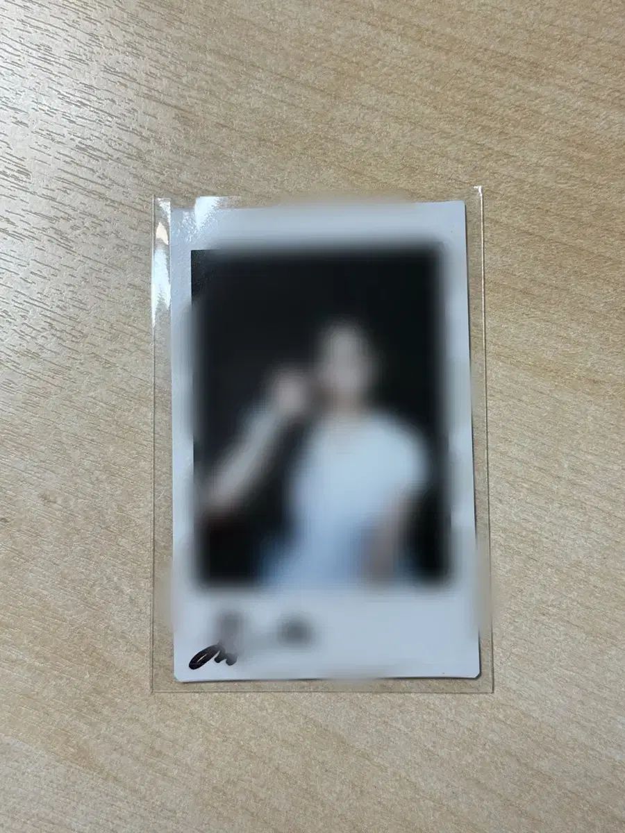 トリプルSソヒョン 251016 ピクニック 着裝 サイン チェキ ポラロイド