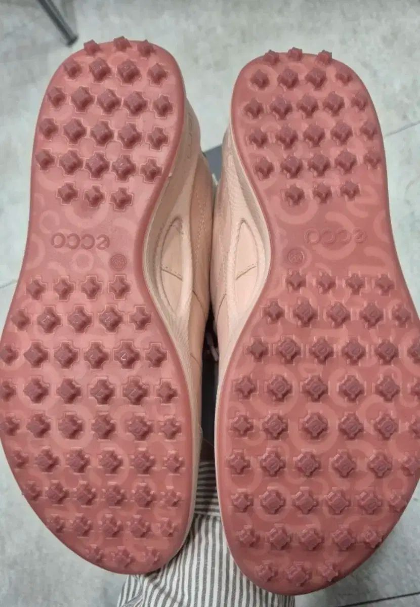  エコー ECCO ピンク スニーカー フラットシューズ バレエシューズ パンプス