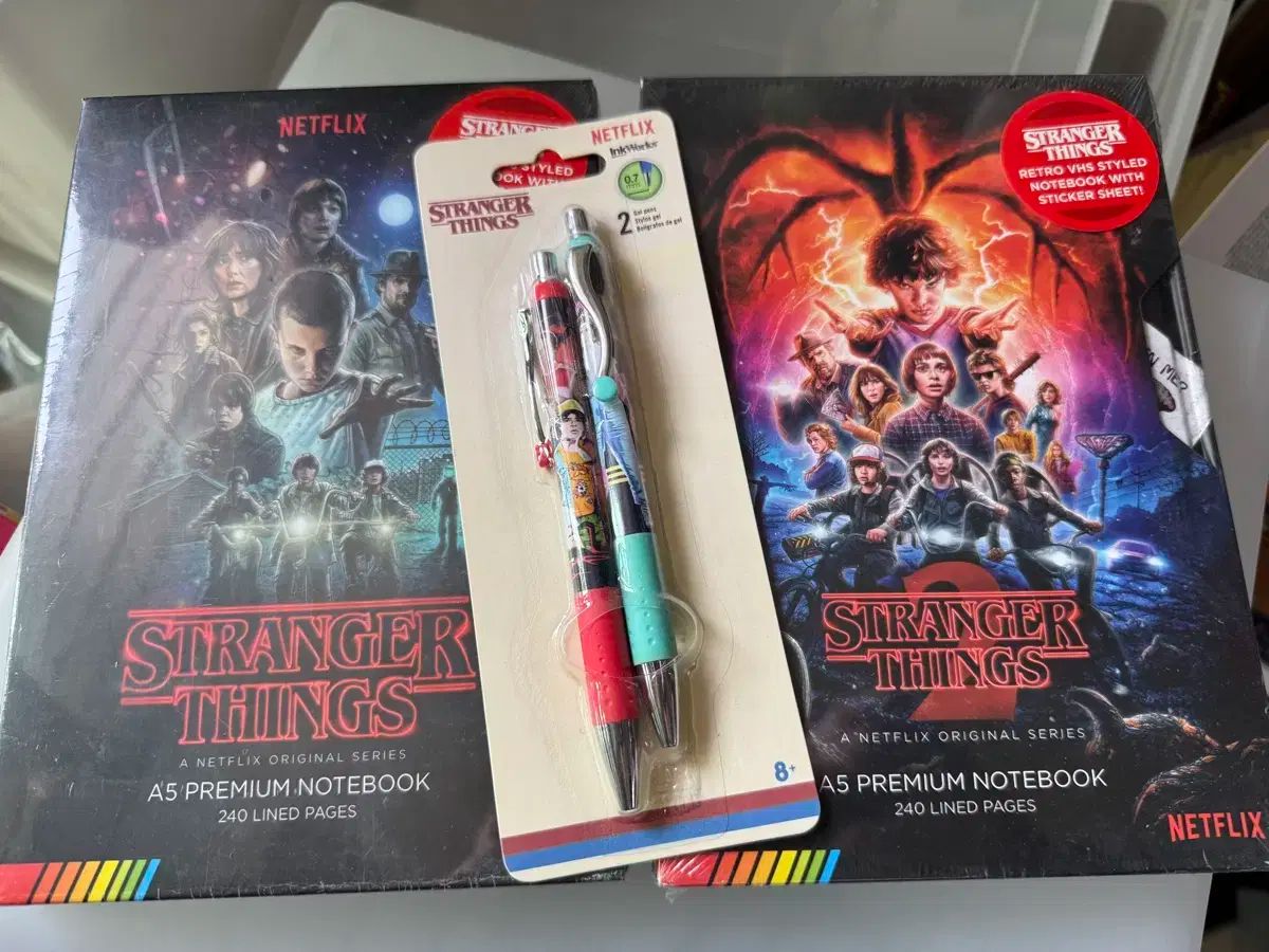 ジョジョの奇妙な物語 VHS スタイル ノート 2種とボールペン