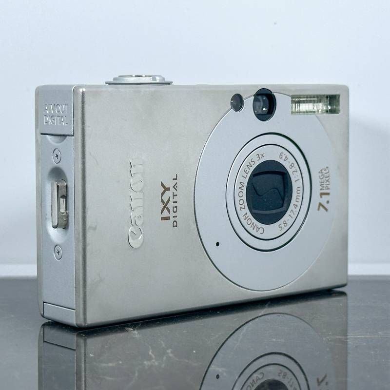Canon IXY DIGITAL 10 シルバー ホワイト コンデジ デジカメ 710万画素