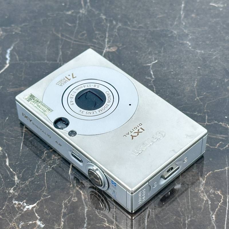 Canon IXY DIGITAL 10 シルバー ホワイト コンデジ デジカメ 710万画素