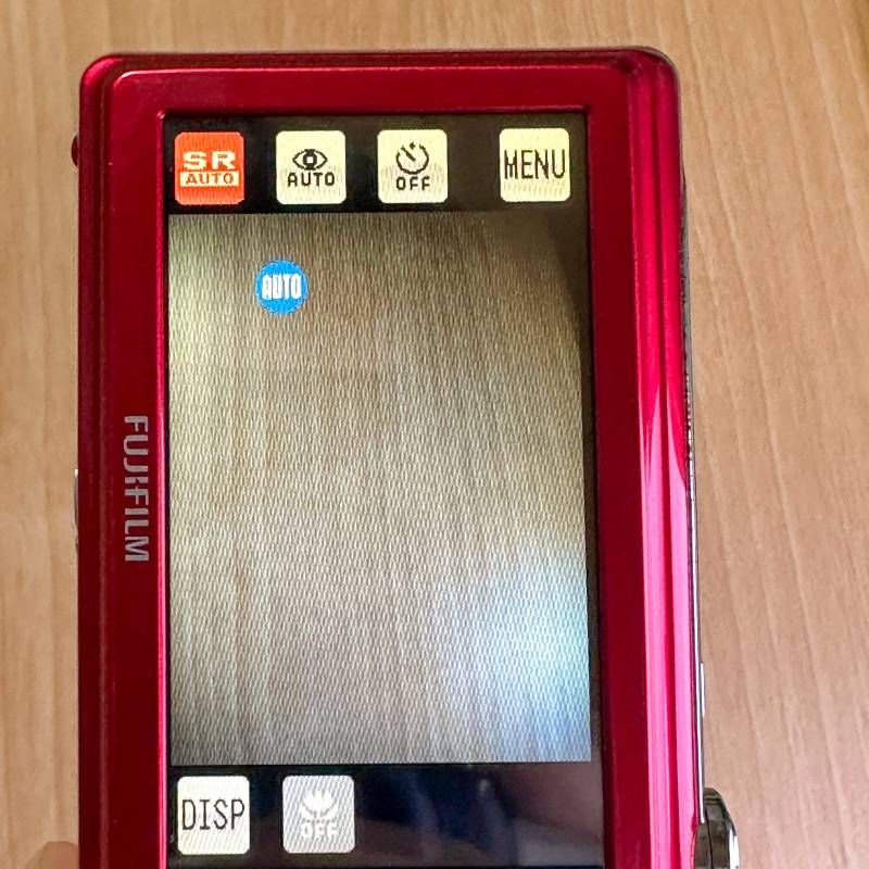 1420万画素 タッチパネル搭載