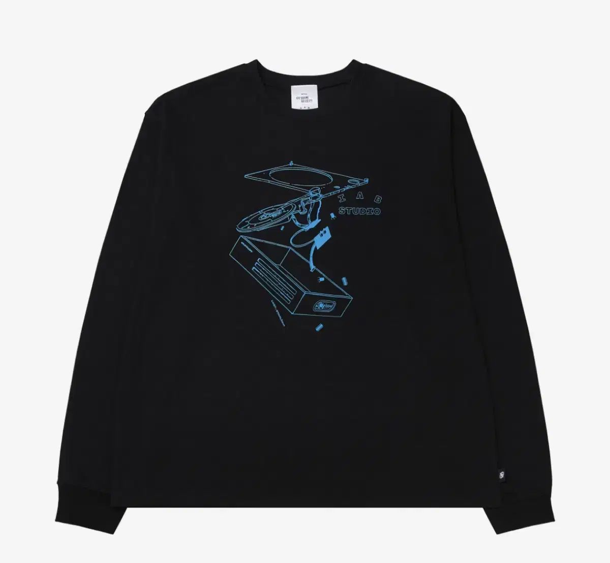 IAB Studio x イ ビョル 星 に 必要な JAY JOHNSON ロングスリーブ ブラック サイエンス M