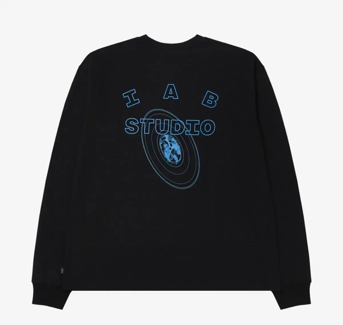 IAB Studio x イ ビョル 星 に 必要な JAY JOHNSON ロングスリーブ ブラック サイエンス M