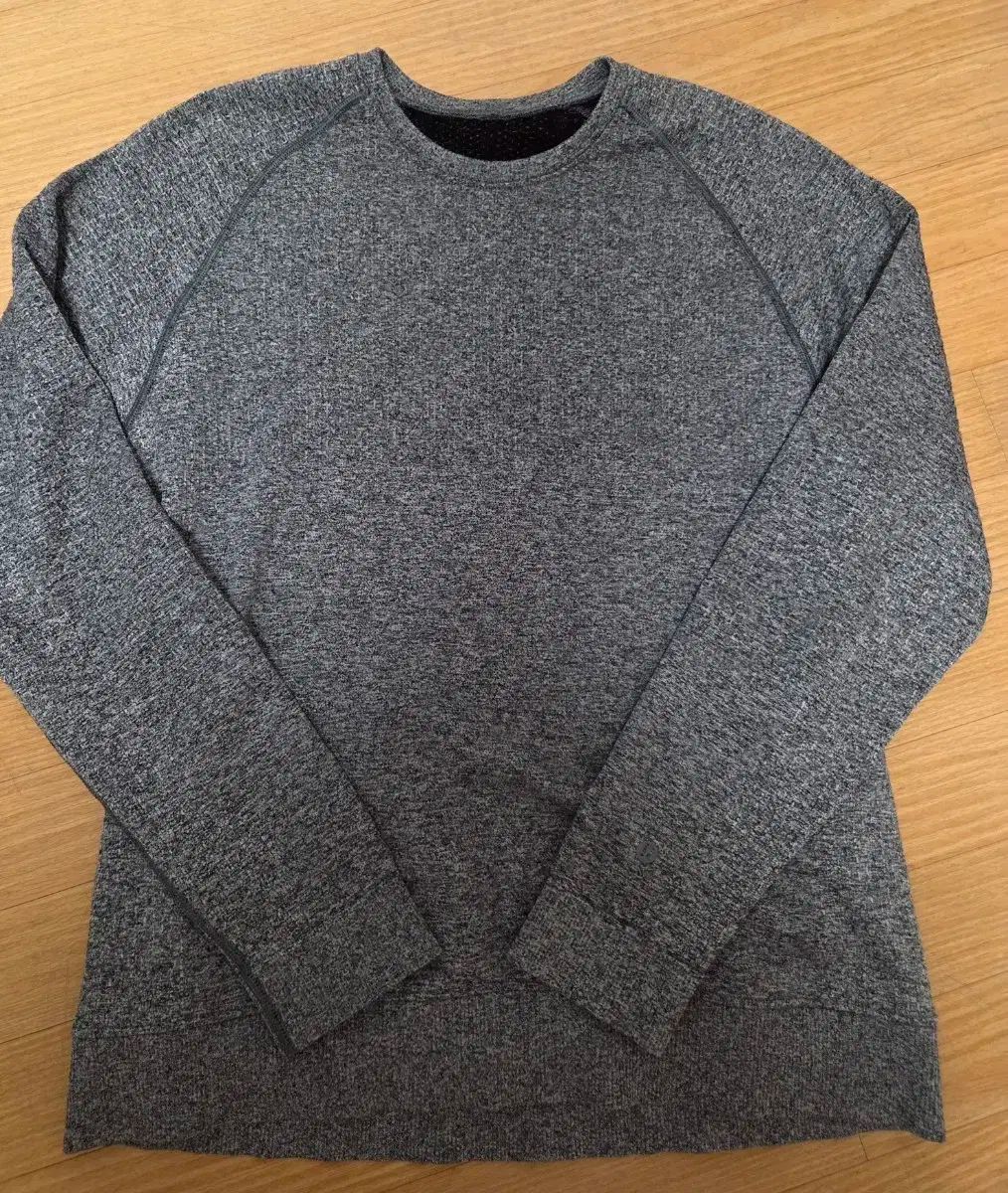 lululemon エンジニアードガーメンツ ワーム クルーネック L