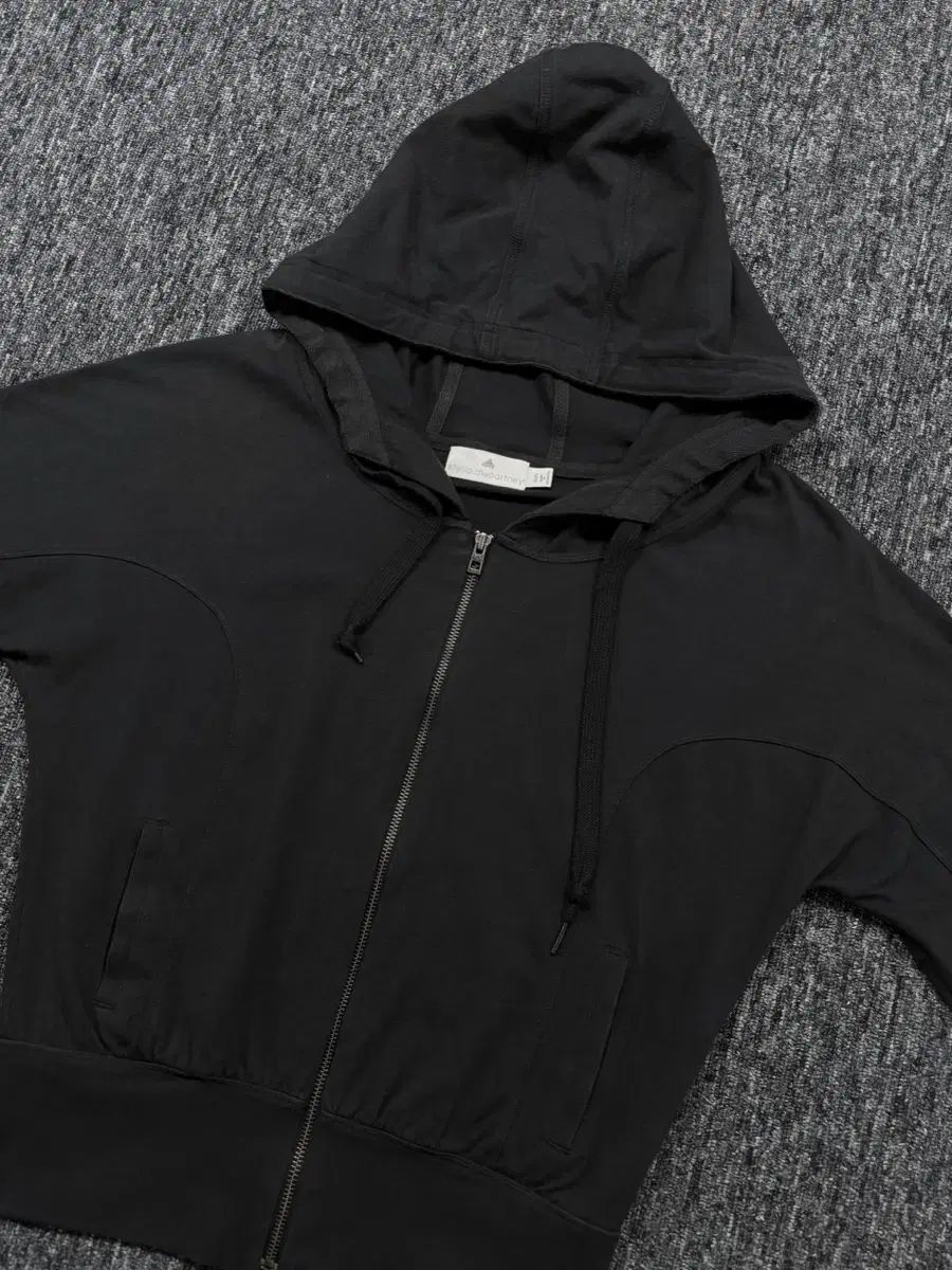 ブラック フーディー