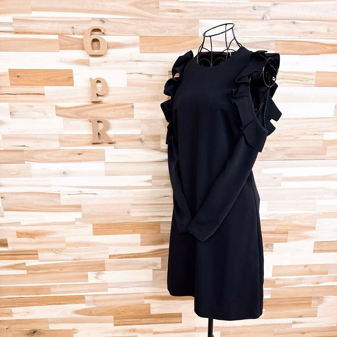 テッドベーカー フリル オープンショルダー ドレス ワンピース 黒ブラック×金ゴールド バックジップ クルーネック 長袖