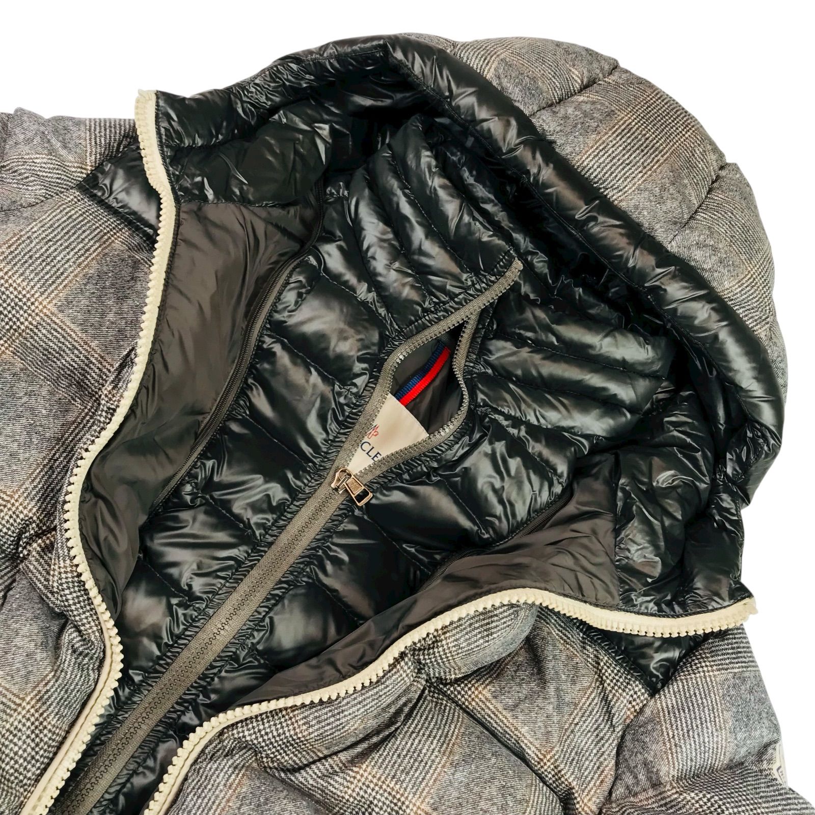 美品☆MONCLER・モンクレール EUSEBE メンズ ブランドアイコンワッペン 