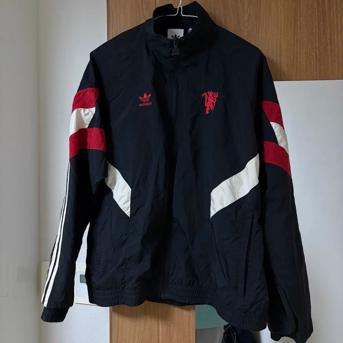 adidas MANCHESTER UNITED FC ウィンドブレーカー 黒 L サイズ