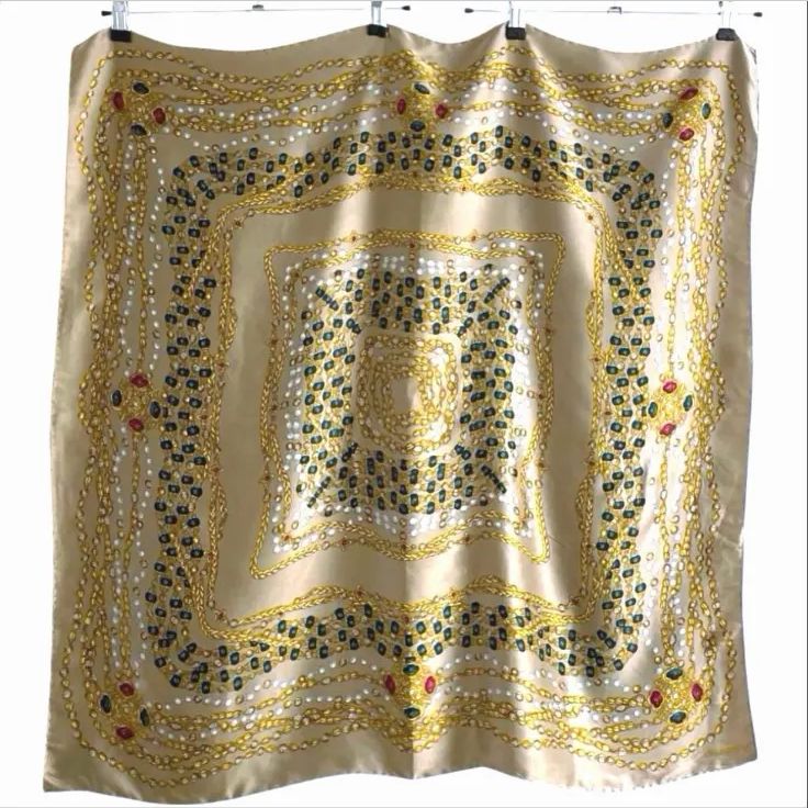 CHANEL シャネル チェーン 宝石柄 シルク スカーフ - メルカリ