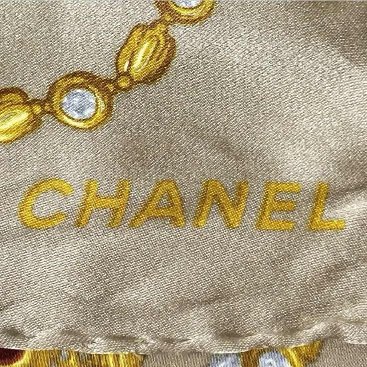 CHANEL シャネル チェーン 宝石柄 シルク スカーフ - メルカリ