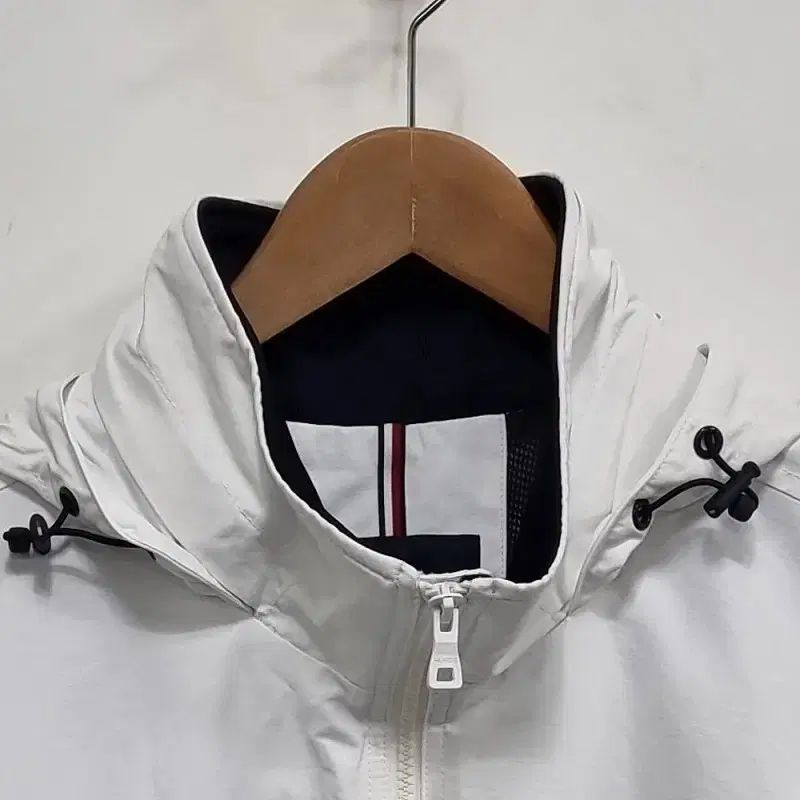 メンズXL Tommy Hilfiger トミーヒルフィガー 22FW ウィンドブレーカー WHO フード ジャケット ODELLYA_COM