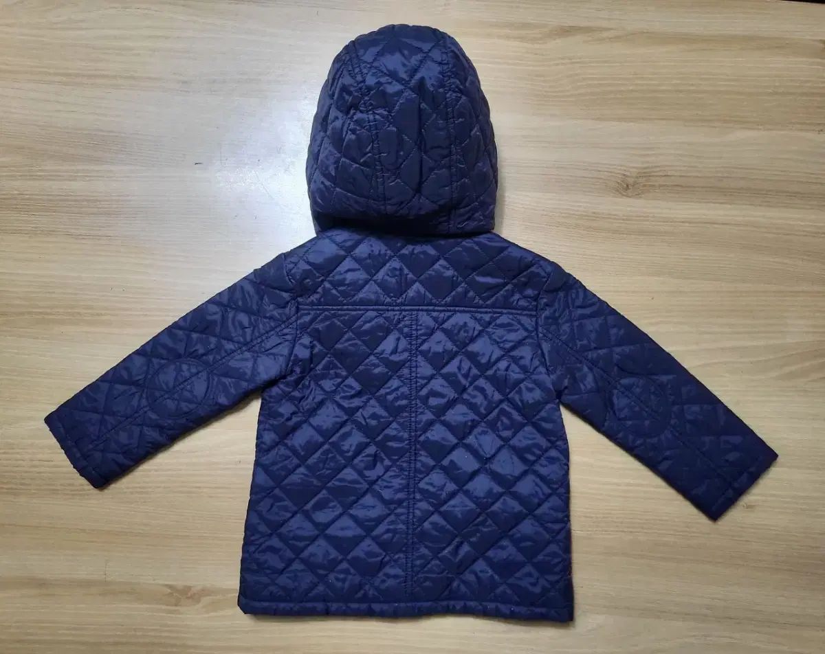 バーバリー キッズ ネイビー キルティング ジャケット 2 y