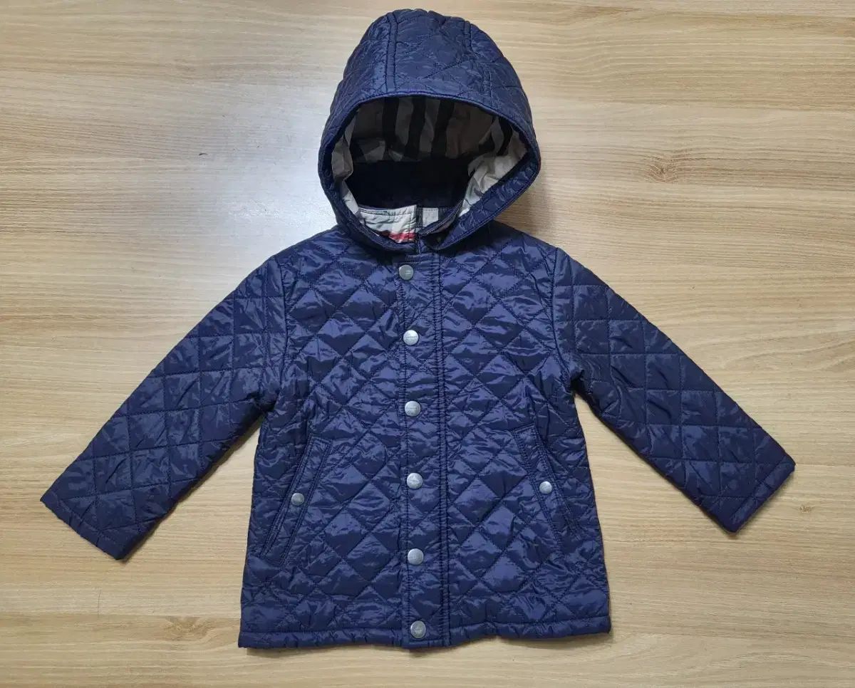 バーバリー キッズ ネイビー キルティング ジャケット 2 y