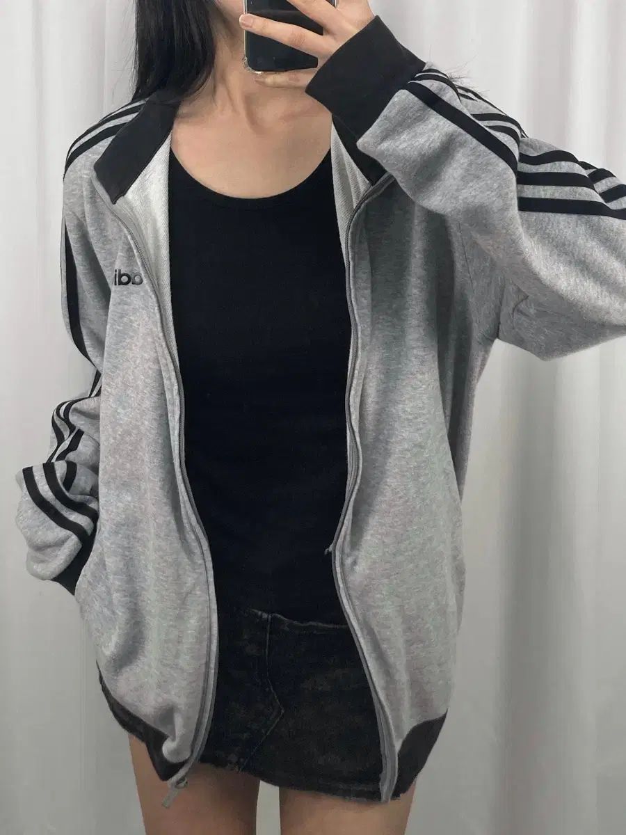 アディダス グレー ジャージ ジップアップ