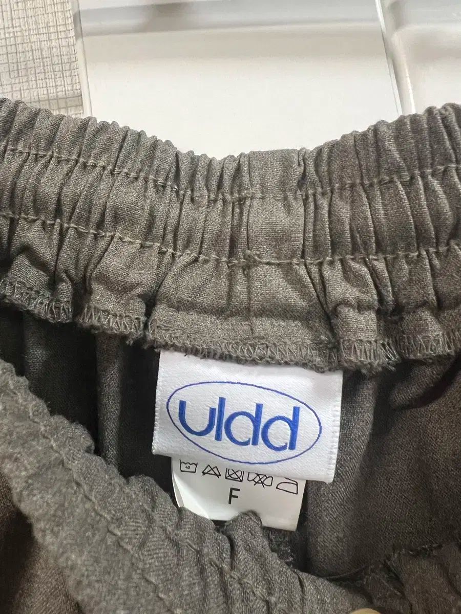 ジャン인ズボン モカ