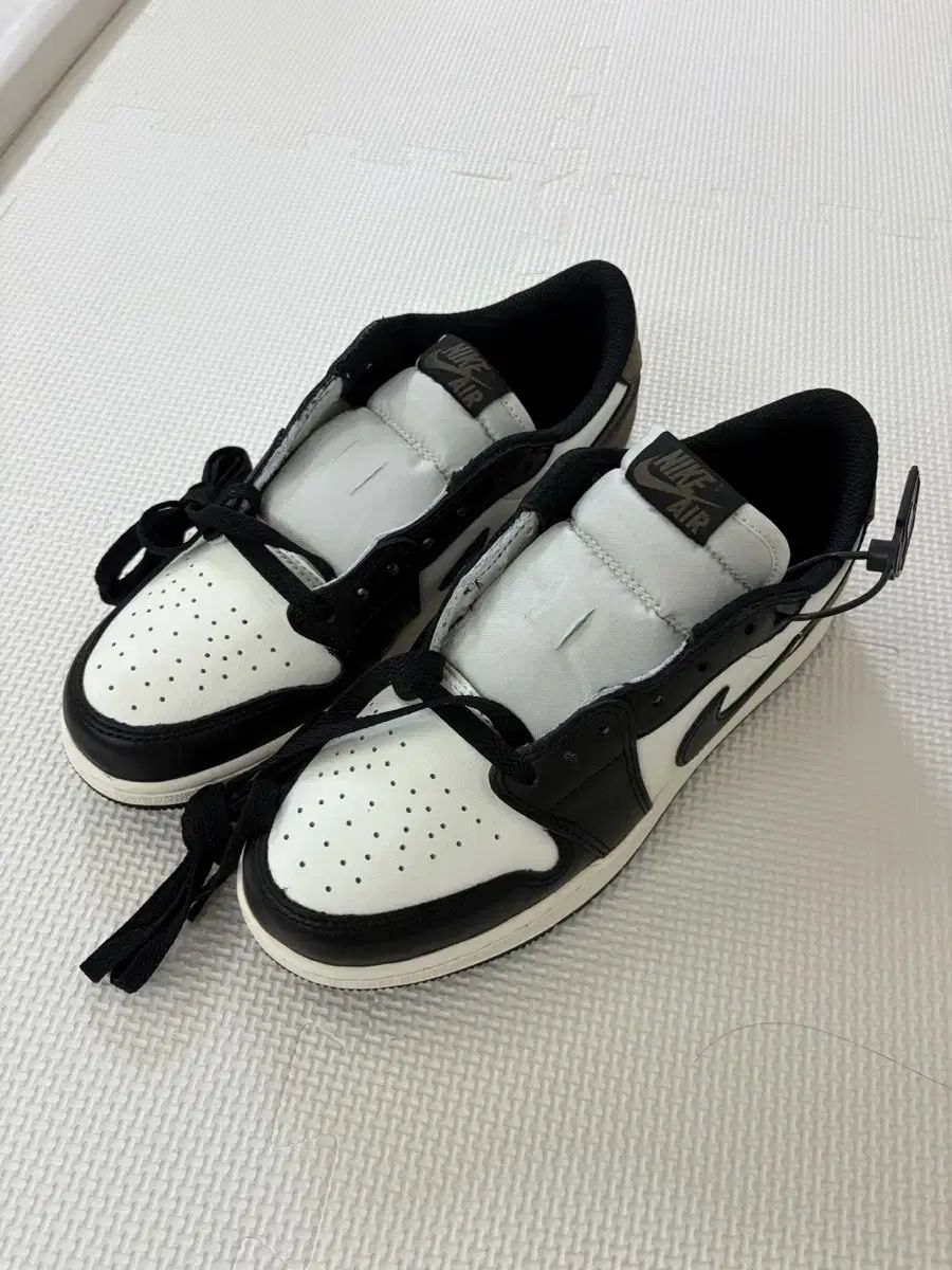  ジョーダン レトロ ロー OG モカ 245 6 5 Y シューズ(男性用) バスケットボール