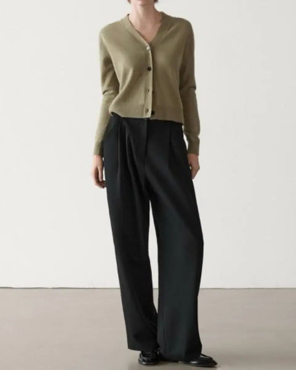 Vネック カーディガン