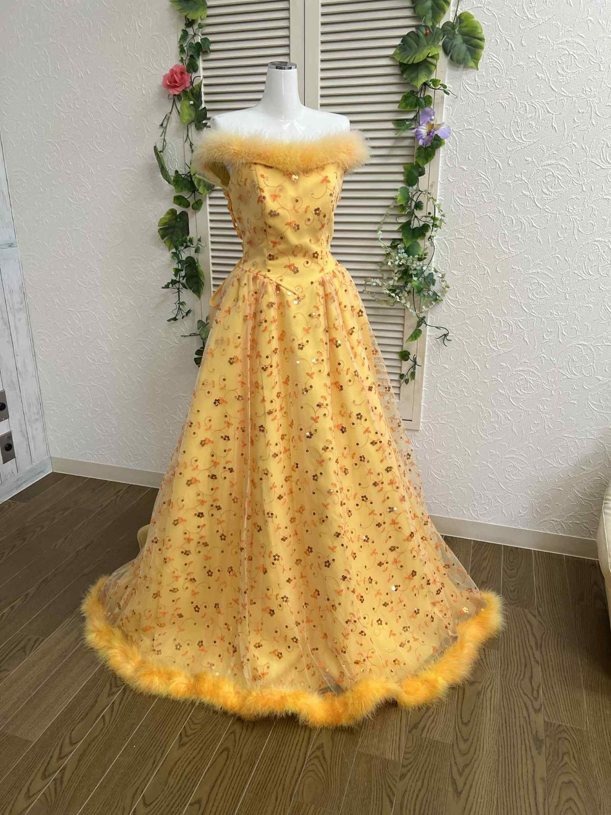 貸衣装処分品カクテルドレス オレンジ 襟 裾フワフワ 7号