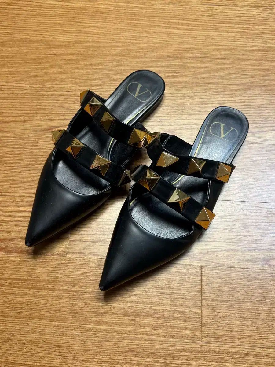 スタッズ ミュール