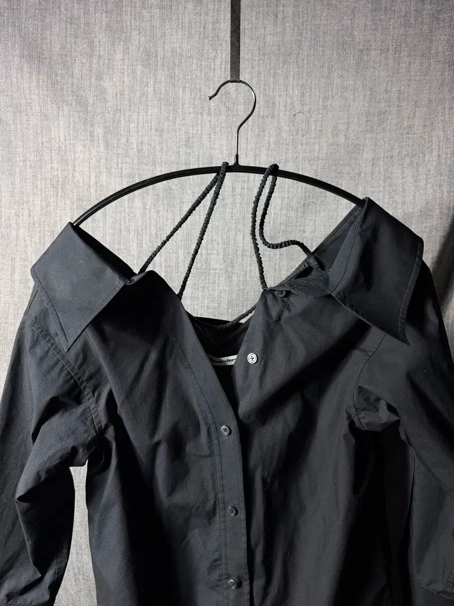 オフショルダー ONE