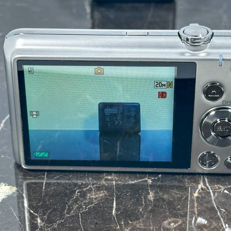 CASIO　ex-zs30 Free!　コラボ　限定デザイン デジタルカメラ 超美品】CASIO EXILIM EX-ZS30 Free! コラボモデル 2010万画素 光学6倍