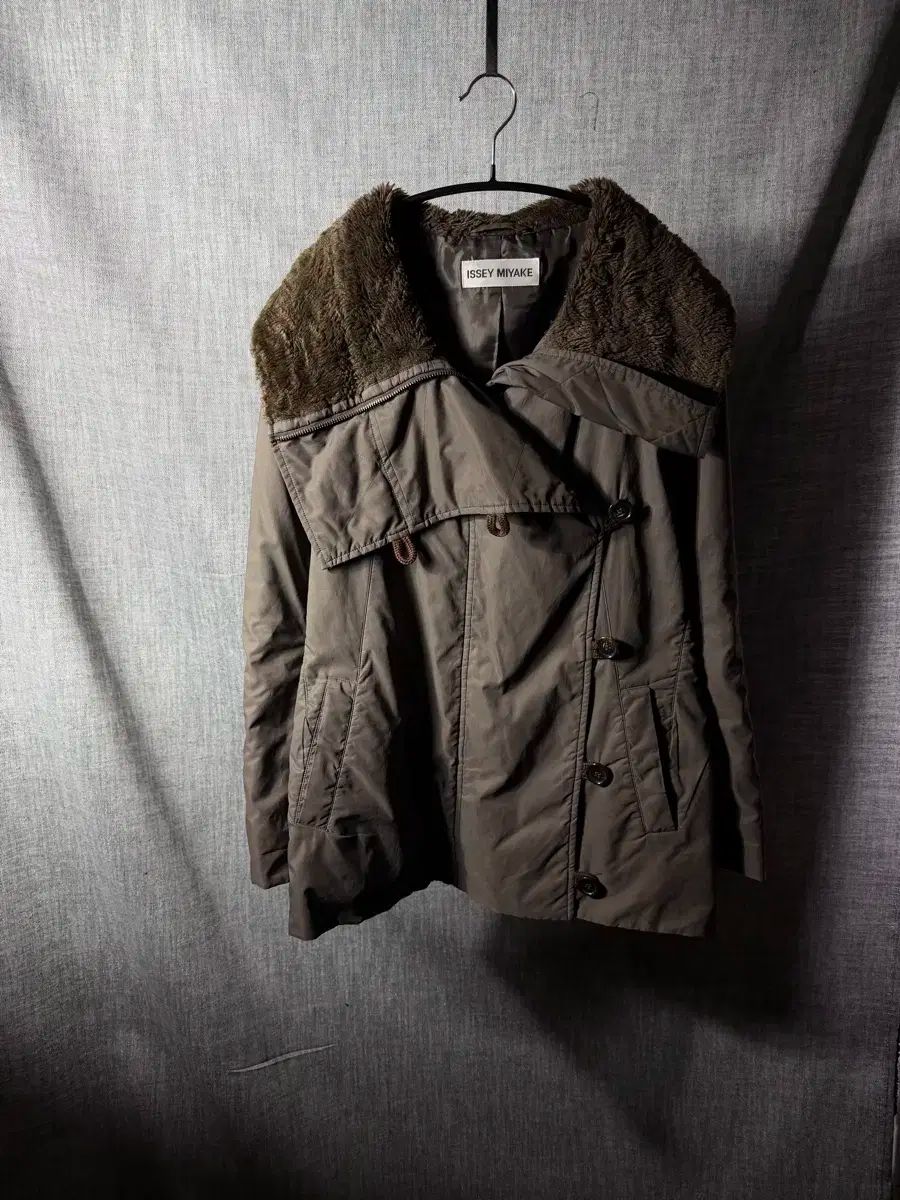 ISSEY MIYAKE イッセイミヤケ アシメントリー斜めボーダー ウィンター アウター