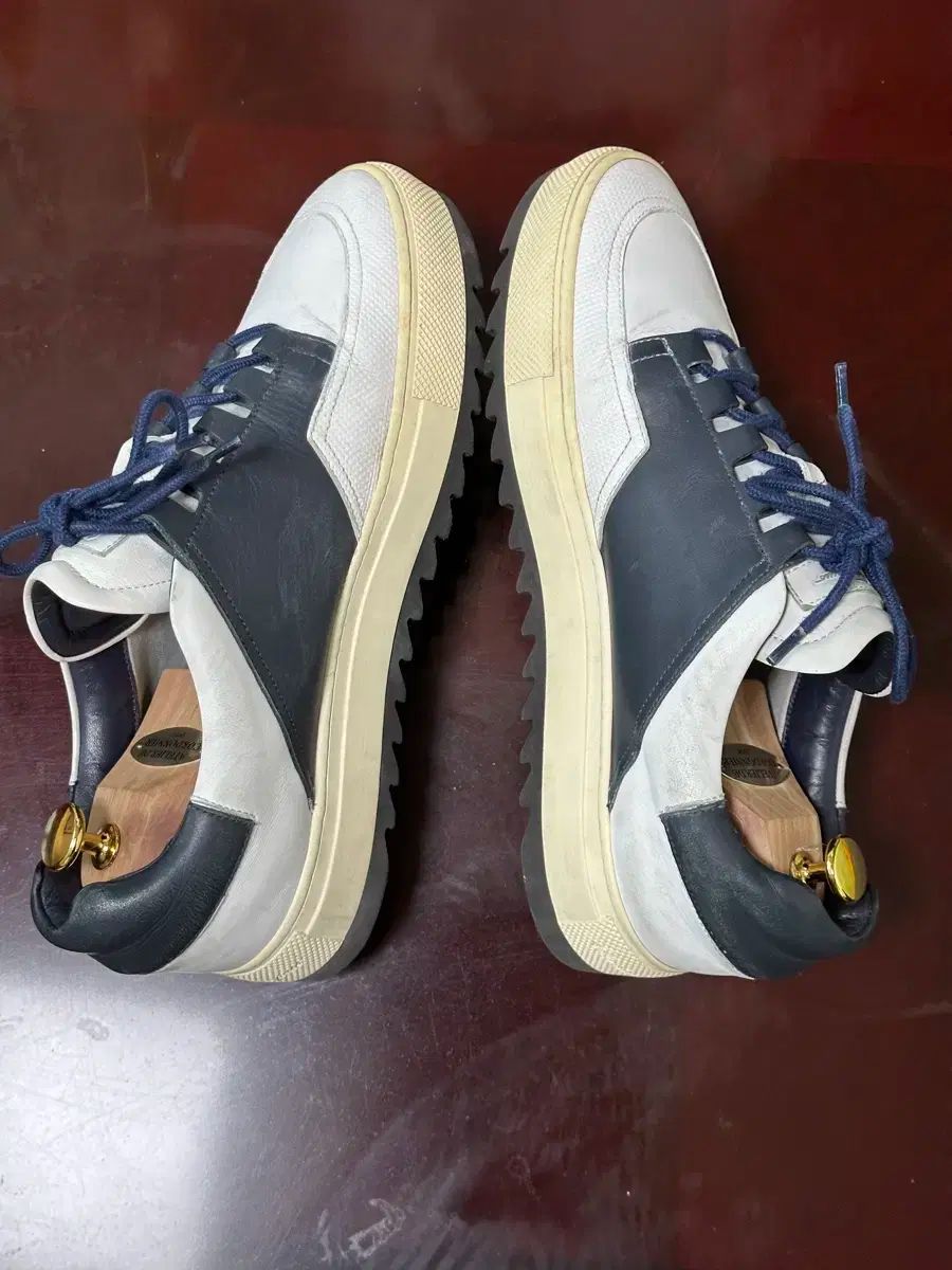 スニーカー スニーカー