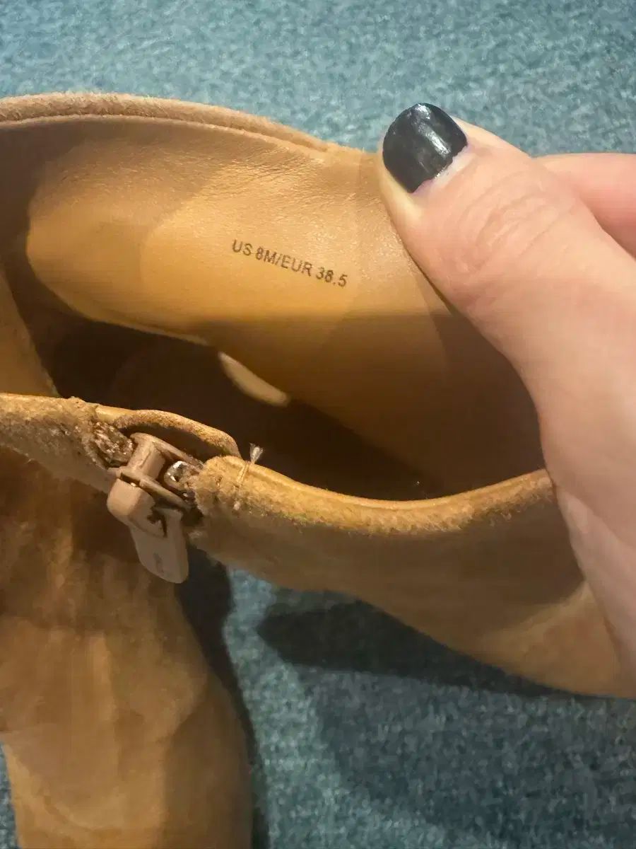 Vince スウェード