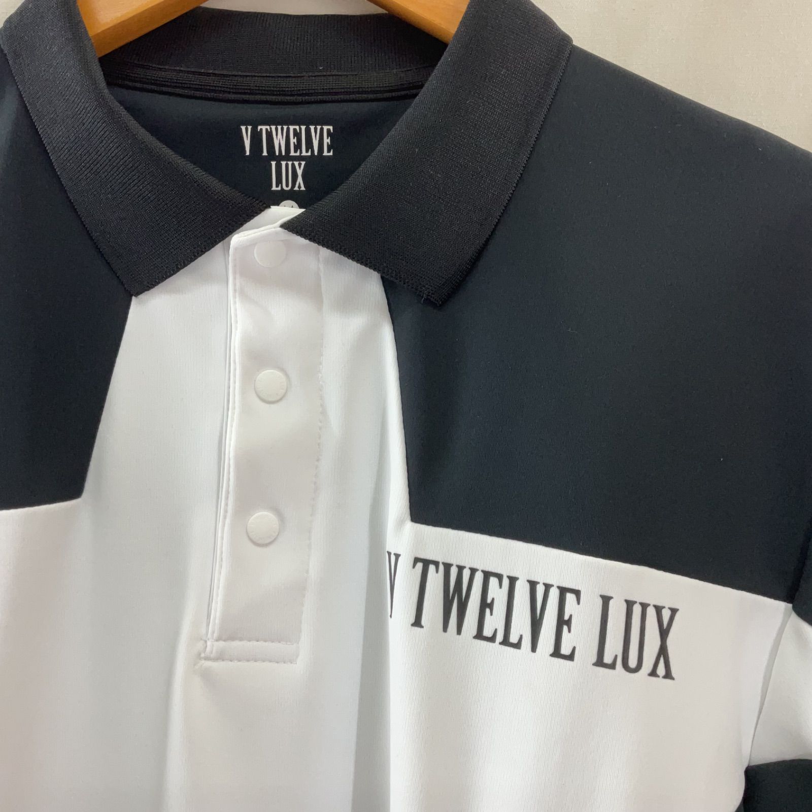 未使用級 ヴィトゥエルヴ 半袖ポロシャツ ゴルフウェア XLサイズ 黒 白 ロゴ V12 ヴィトゥエルヴ 半袖ポロシャツ ネイビー×白 襟・サイド星スター