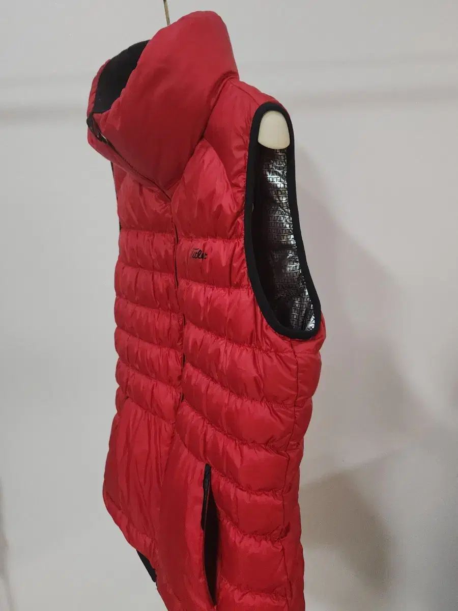 グースダウンベスト