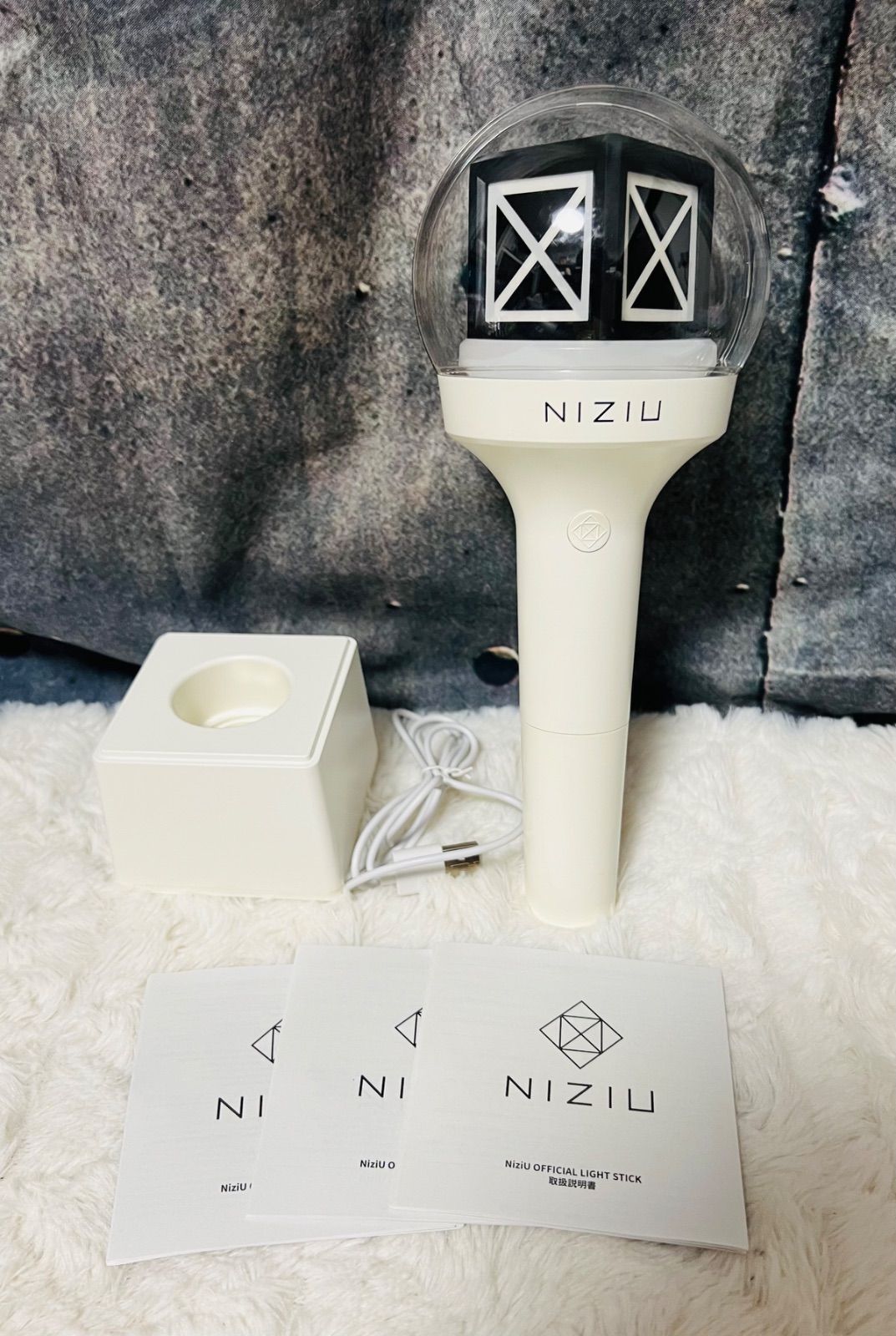 NiziU ペンライト USB充電器付き NiziU 公式ペンライト USB充電式 NiziU Official Website