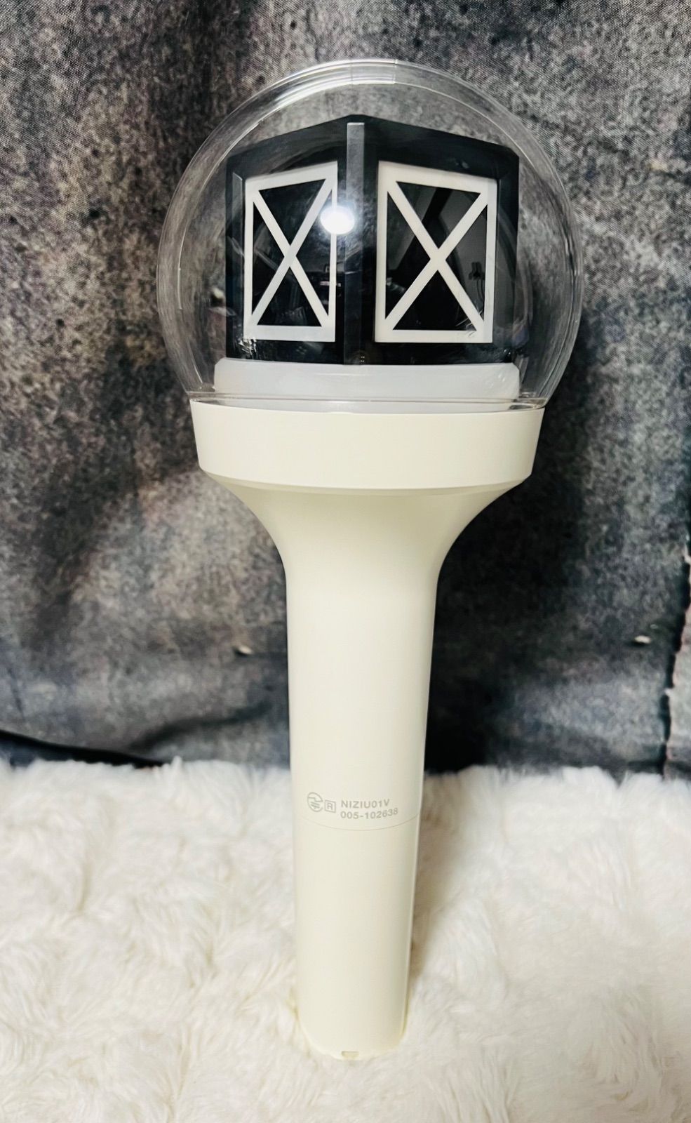 NiziU ペンライト ホワイト 充電器付き - メルカリ