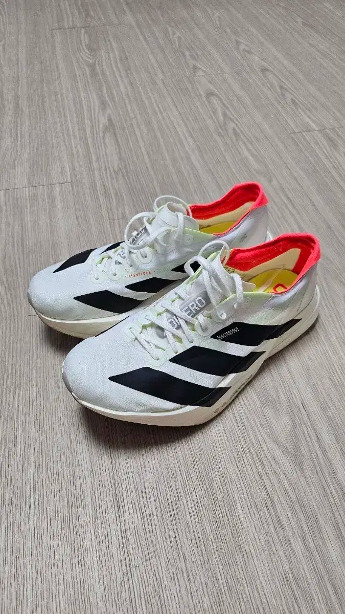 アディダス アディゼロ プロ4 260サイズ カーボン